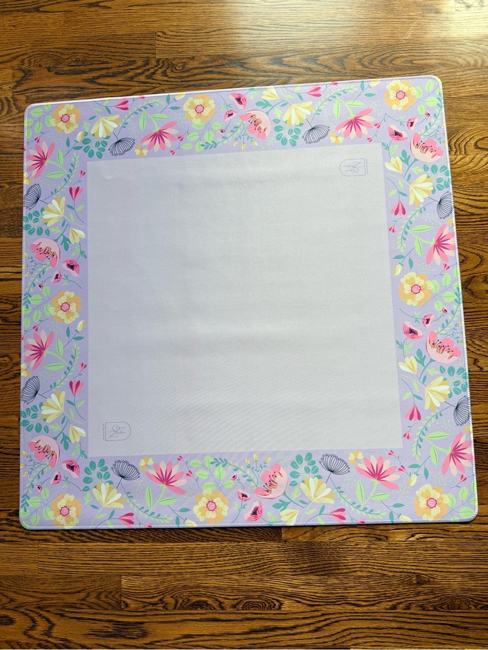 Hutch and Nook Lavender Floral Mahjong Mat. NWOT.Beautiful colors.Non slip
